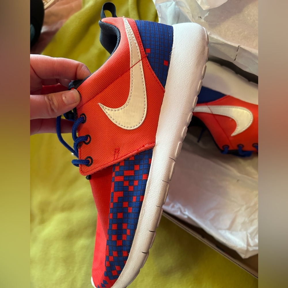 Nike Roche Blue and Red size 6.5Y -Used
